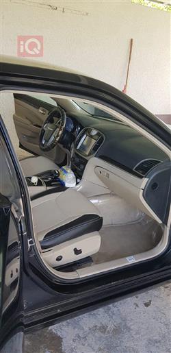 کرایسلەر 300